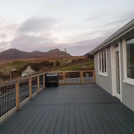 Tom Jacks, Coastal Views And Walks Connemara * Mullaghglass