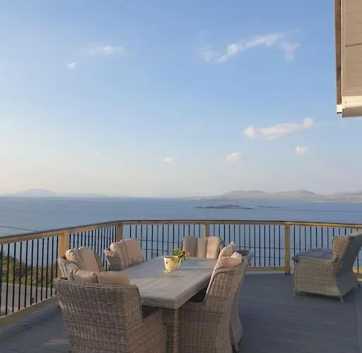 Tom Jacks, Coastal Views And Walks Connemara *